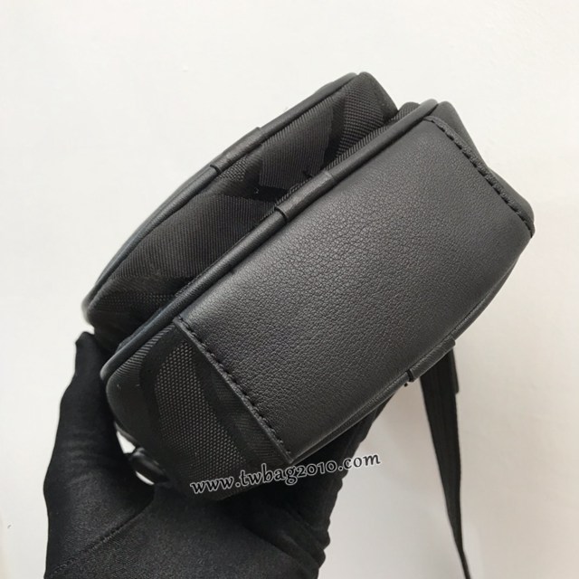 Burberry專門店新款條紋網紋尼龍背帶斜挎男包 巴寶莉男士斜背包 yxb1035